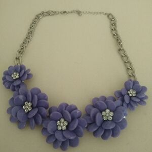 Vtg Chunky Acrylic Flower  Rhinestone Statement Necklace SilverTone Chain Purple
